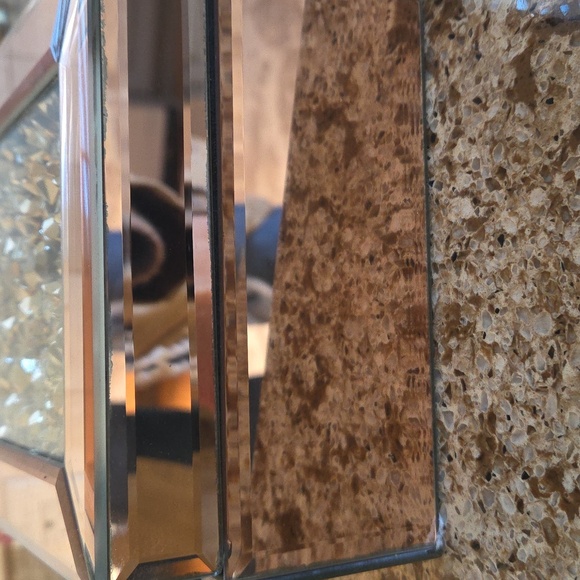 Elegant Rose Gold Jewelry Box - Picture 4 of 8